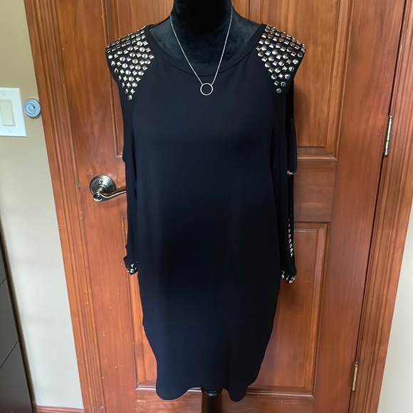 milan kiss Tops - Black cold shoulder open Mid length sleeve top with Silver accent grommets